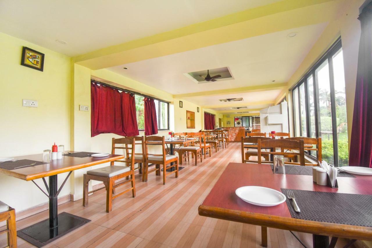 Oyo 47464 Hotel The Country Club Bilāspur Exterior foto