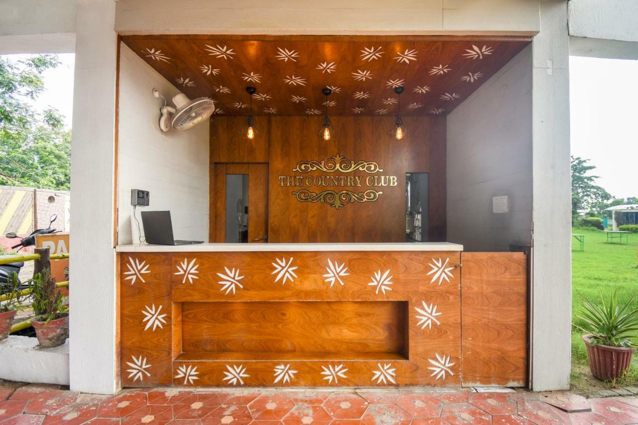 Oyo 47464 Hotel The Country Club Bilāspur Exterior foto