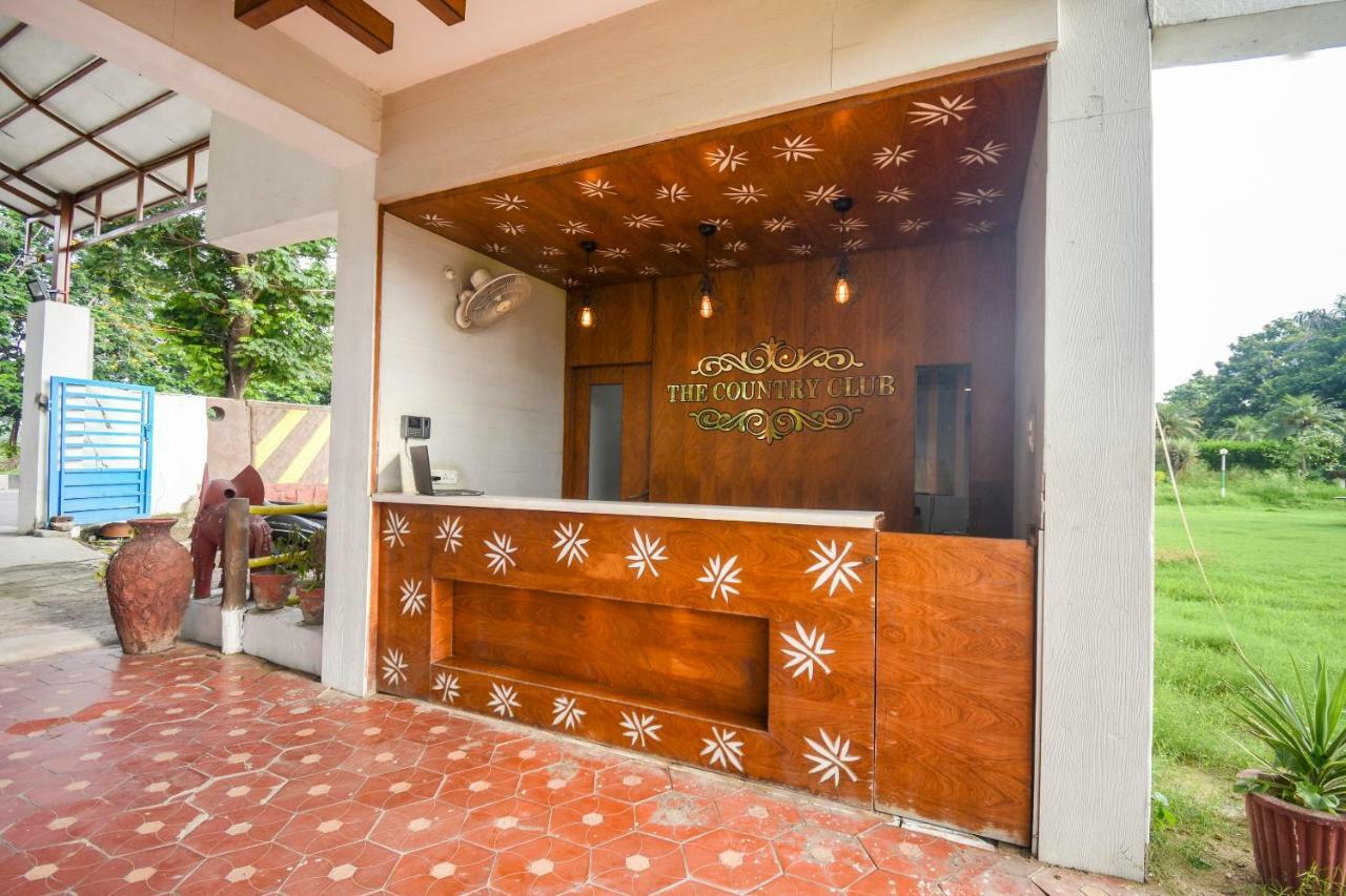 Oyo 47464 Hotel The Country Club Bilāspur Exterior foto