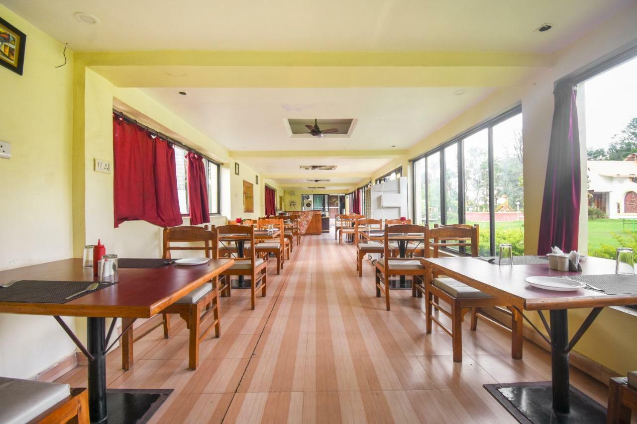 Oyo 47464 Hotel The Country Club Bilāspur Exterior foto